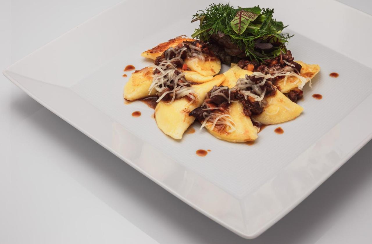 Hotel Bischofhof - Bistro Jasmin Киуза Екстериор снимка