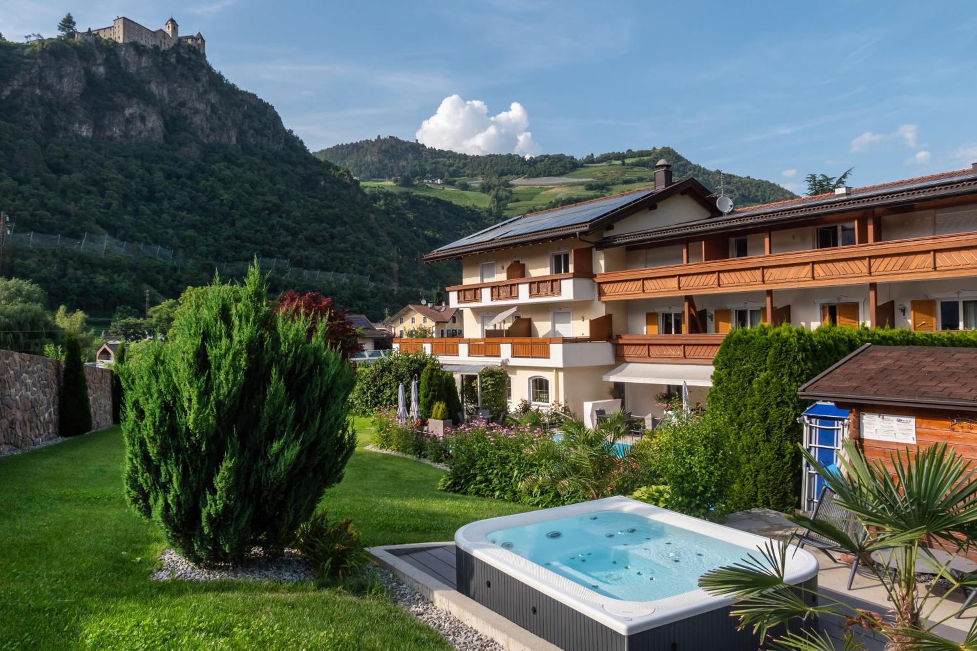 Hotel Bischofhof - Bistro Jasmin Киуза Екстериор снимка
