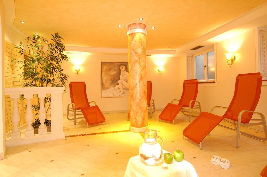 Hotel Bischofhof - Bistro Jasmin Киуза Екстериор снимка